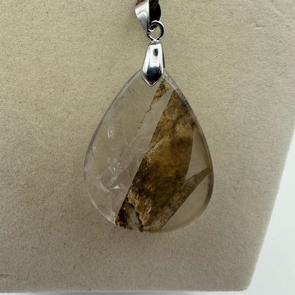 Garden Quartz Pendant Necklace - Picture 3 of 9
